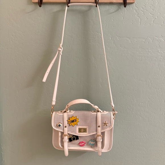 Charming Charlies: White Handbag with Charms - Picture 2 of 11